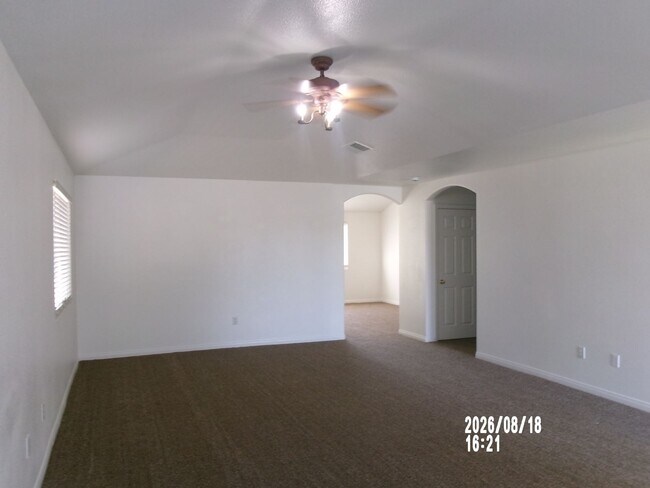 Building Photo - 14111 Via Contento