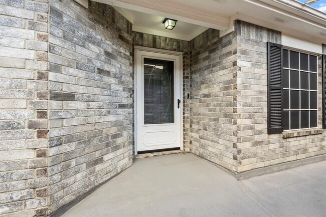 Building Photo - 18310 Westlock St
