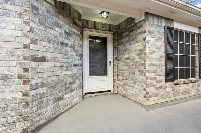 Foto del edificio - 18310 Westlock St