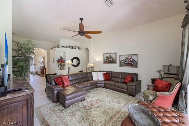 Foto del edificio - 15482 Los Reyes Ln
