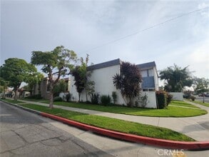 Building Photo - 4862 Kona Dr