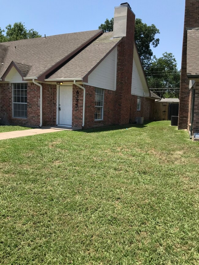 Building Photo - 4335 San Marcus Dr