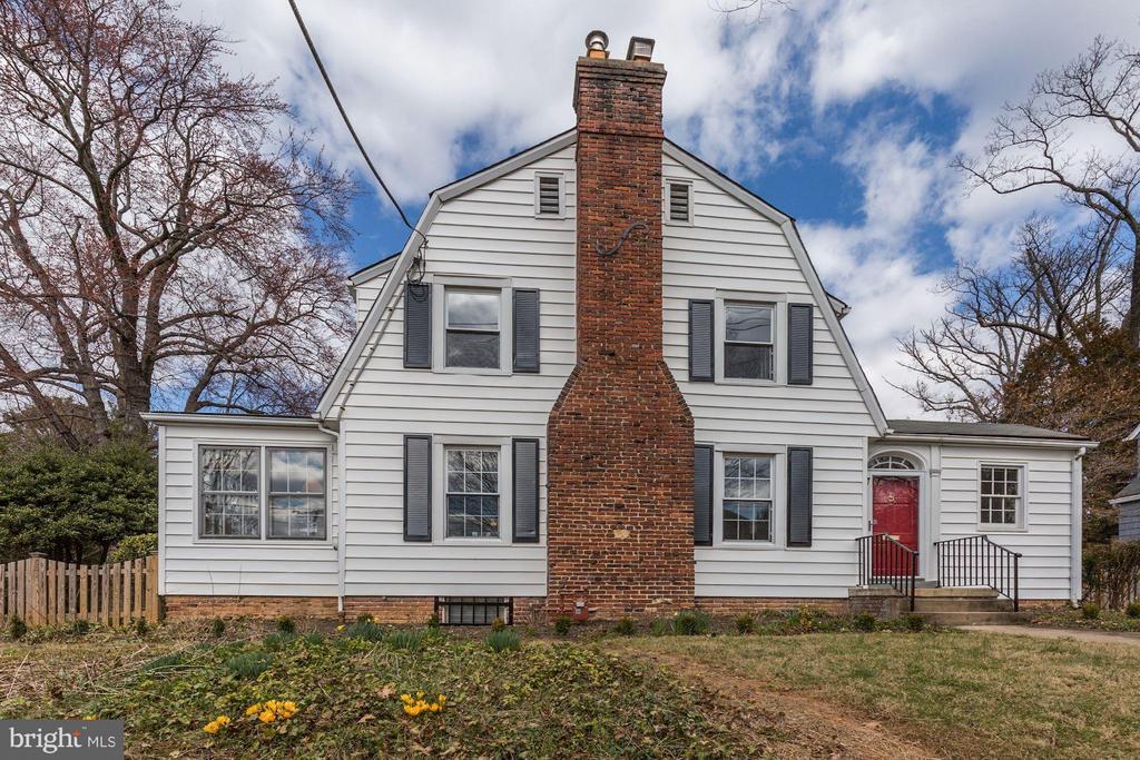 Foto principal - 3973 Harrison St NW