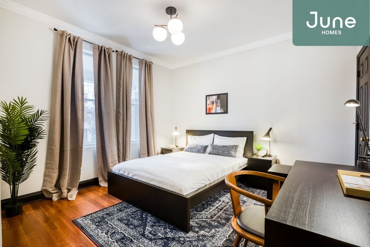 Foto principal - Room Only in 4-bed/3.0-bath Home
