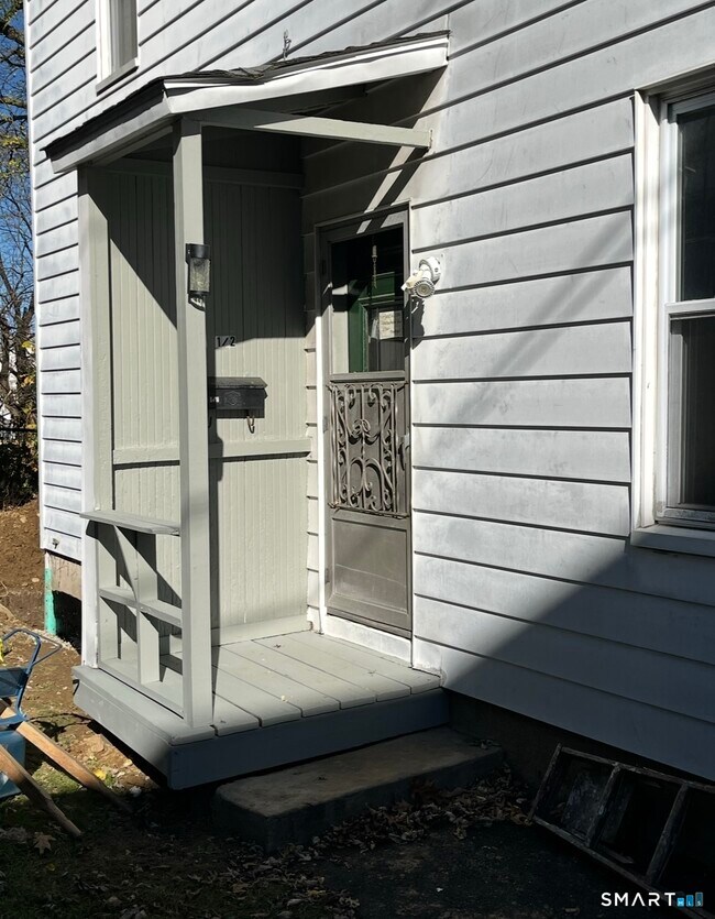 Foto del edificio - 109 1/2 Oak Ave
