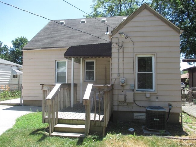 Building Photo - 20314 Powers Ave