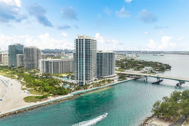 Foto del edificio - 10295 Collins Ave