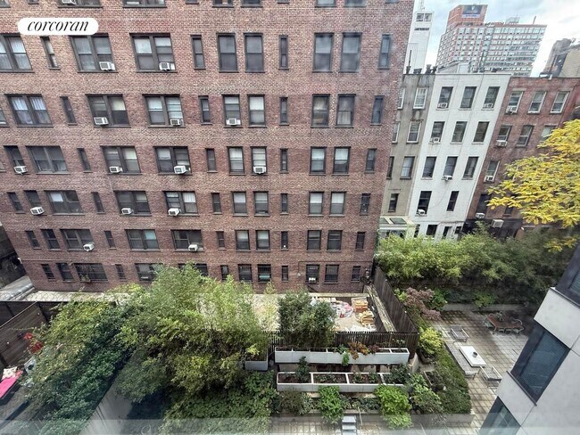 Foto del edificio - 462 W 58th St