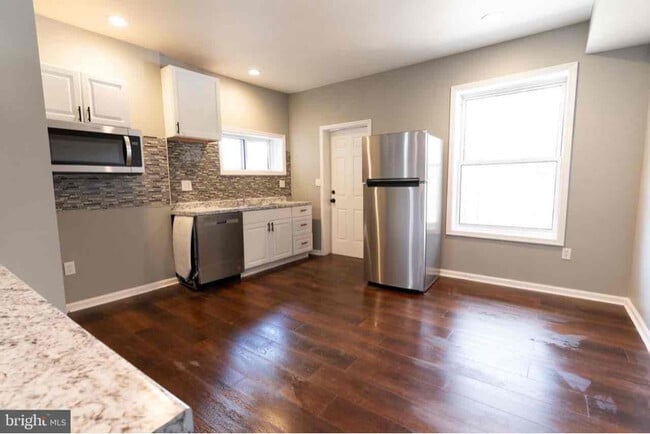 Building Photo - 2210 Mt Holly St