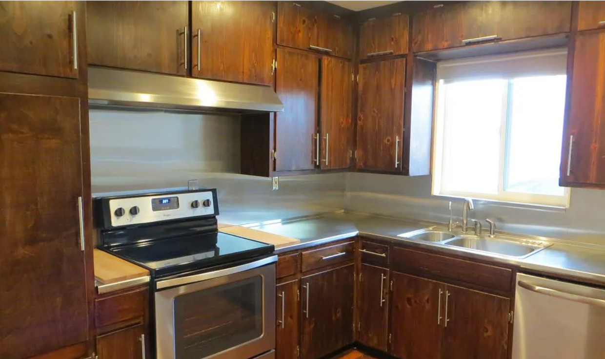 Foto del edificio - Charming 3 bedroom 2.bath with yard