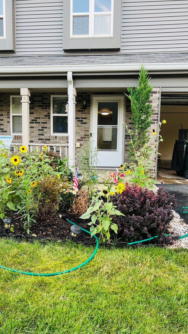 Foto del edificio - 722 E Whispering Oaks Dr