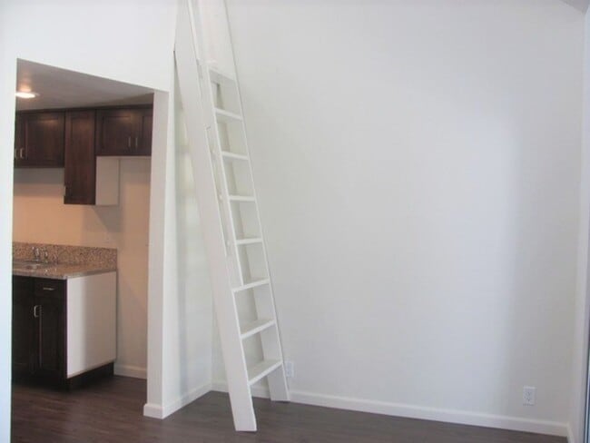 Building Photo - 2 BED WITH LOFT AT SOUTHWOOD CONDOS Sinshe...