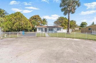 Building Photo - 3907 SW 59th Ave