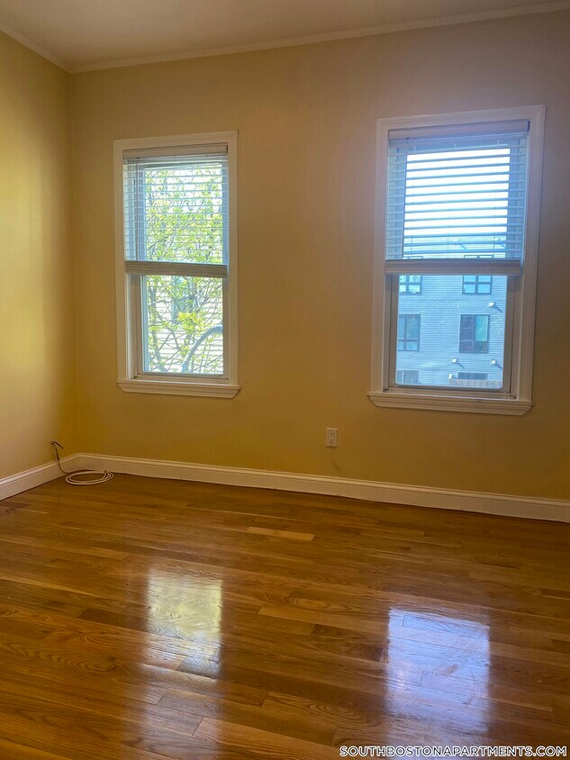 Primary Photo - 63 Middle St