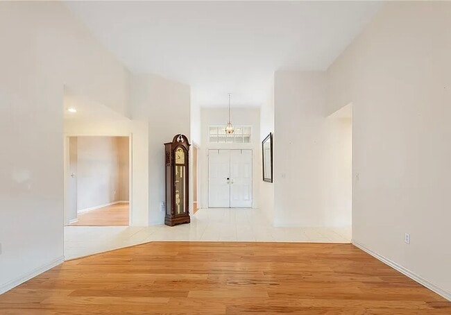 Building Photo - 3231 Parkwood Ct