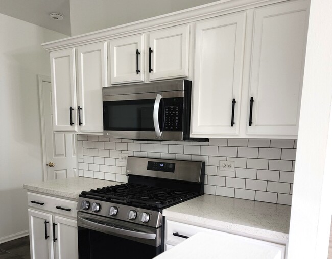 Building Photo - 2884 Falling Waters Ln