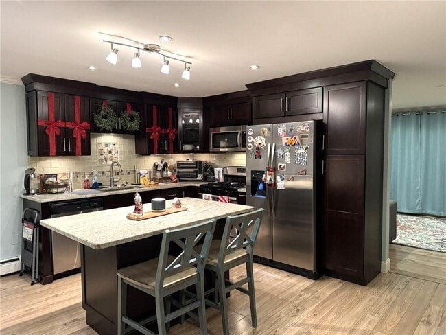 Foto del edificio - 105 Woodside Dr