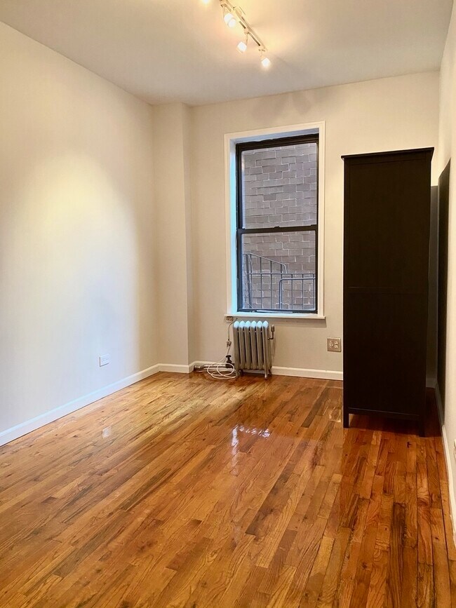 Foto del edificio - 765 9th Ave
