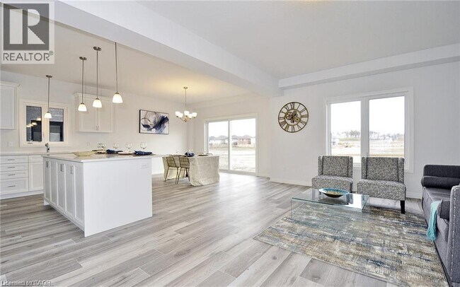 Building Photo - 178 Savannah Ridge Dr