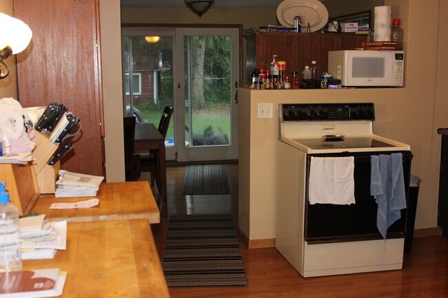 Foto del edificio - 2244-2212 212th Ln NW