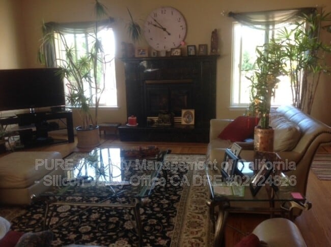 Foto del edificio - 11050 Canyon Dr