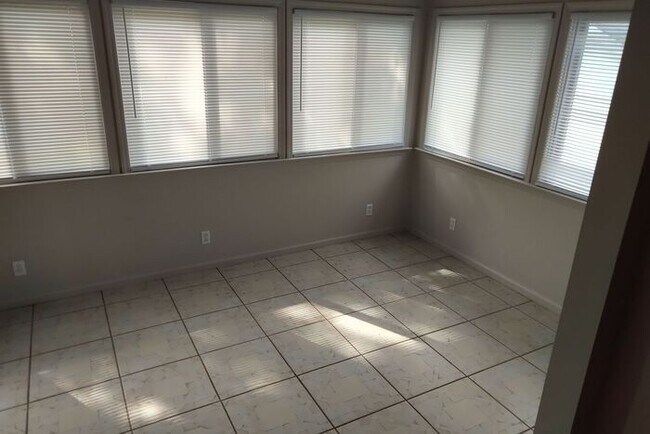 Foto del edificio - 2 Bed, 1 Bath Bungalow