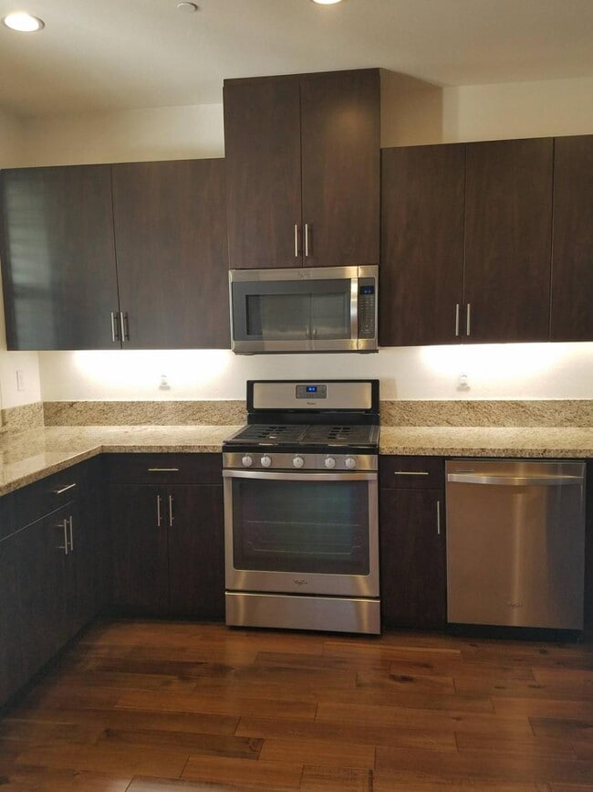 Building Photo - 2.0 bedroom in Azusa California 91702