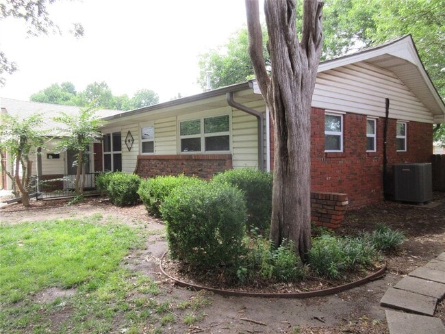 Building Photo - 1215 Glenwood St