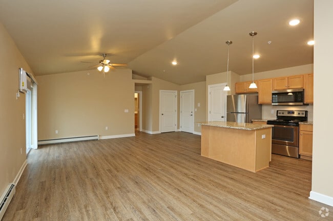 2BR, 2BA- Upper - Rock Creek Apartments