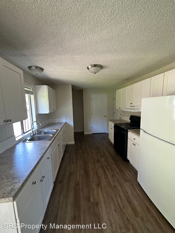 Building Photo - 9154 Rainbow Ln