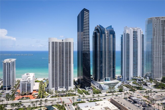 Foto del edificio - 17141 Collins Ave