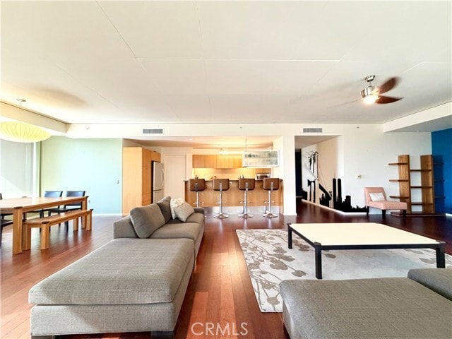 Foto del edificio - 1155 S Grand Ave