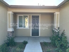 Building Photo - 7141 E Weldon Ave