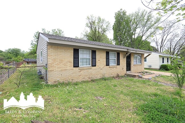 Building Photo - 3822 Ford Rd