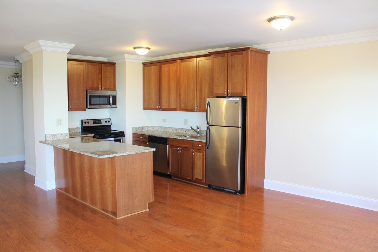 Primary Photo - 410 W Fullerton Ave