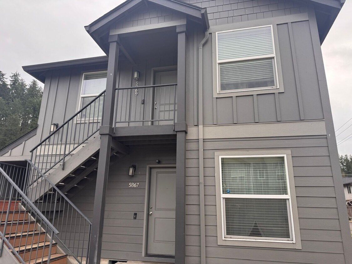 Foto principal - New construction 2 bedroom 2 bath Ground f...