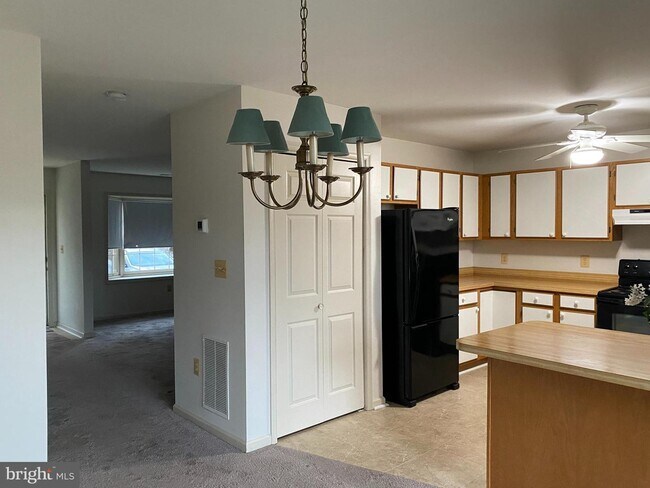 Building Photo - 18 Stonewall Ct