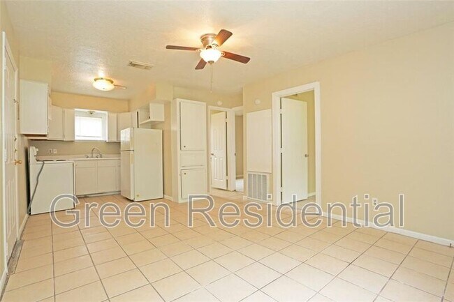 Foto del edificio - 2460 W Shane St