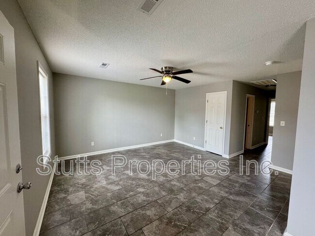 Foto del edificio - 809 Keller Ln