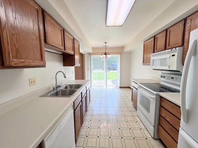 Foto del edificio - 1005 Greenwood Cir
