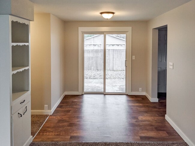 Building Photo - 145-195 Churchdale Ave N