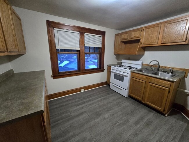 Building Photo - 1251 Walnut St