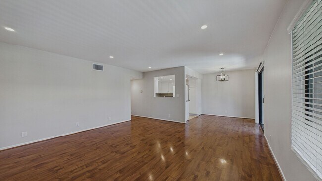 Foto del edificio - 1304 Mountain Ave