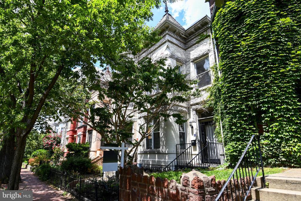 Primary Photo - 11 R St NW