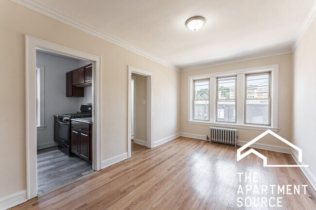 Building Photo - 2107 Grove
