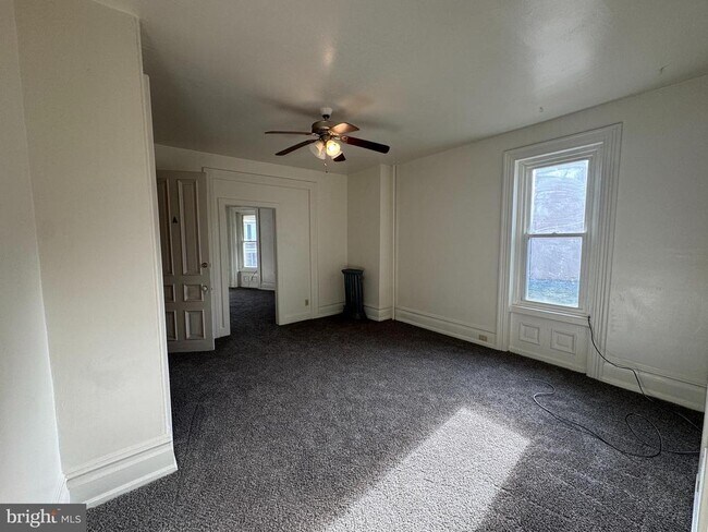 Foto del edificio - 261 N York St