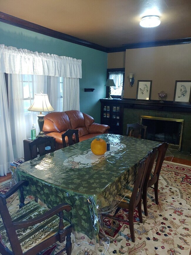 Sala de estar - 101 N 34th St