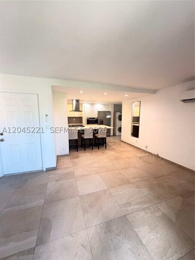 Foto del edificio - 360 Meridian Ave