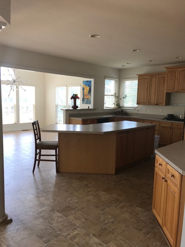 Kitchen - 2112 Heath Lake Drive