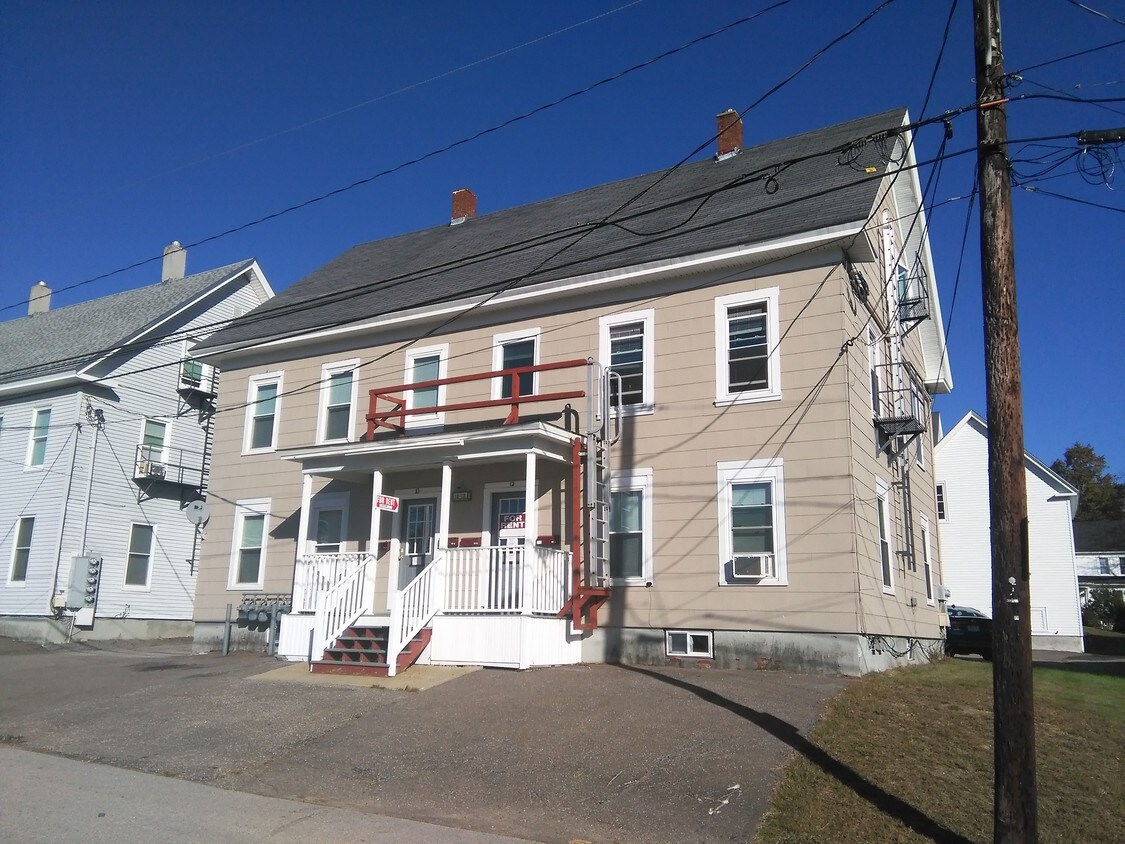 12 Vine St, Northfield, NH 03276 Rentals in Northfield at 12 Vine St Northfield, NH